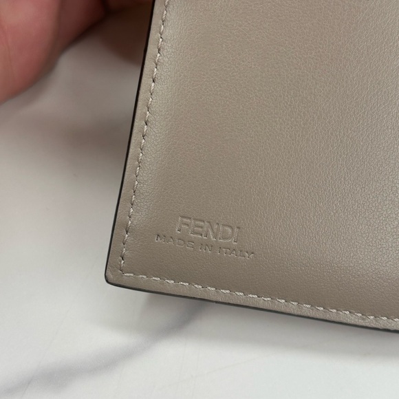 ❌SOLD❌🔥RARE! FENDI•FF Diamonds Bicolor Trifold Wallet - Picture 6 of 7